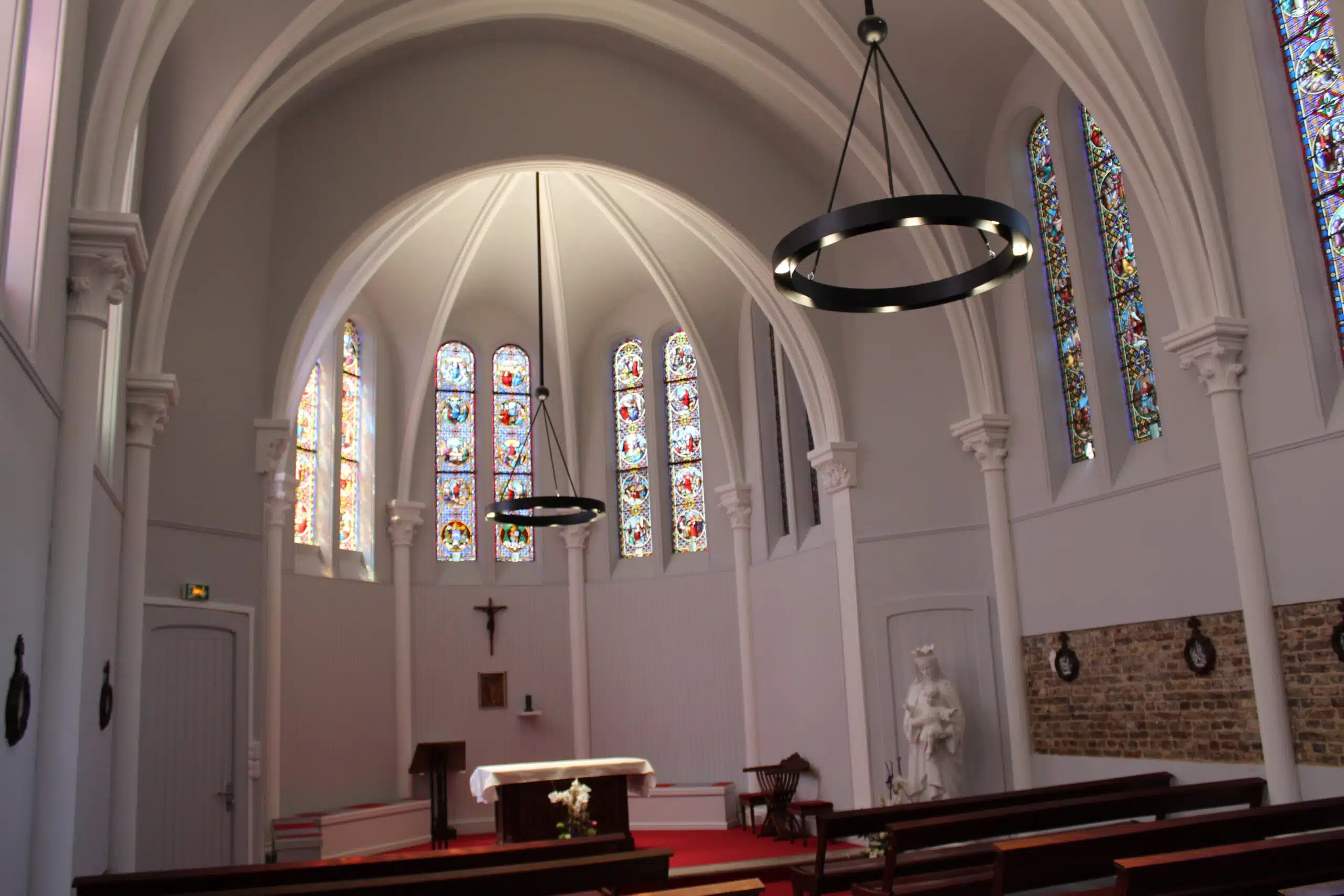 lustre cerceau led eglise scaled.jpg